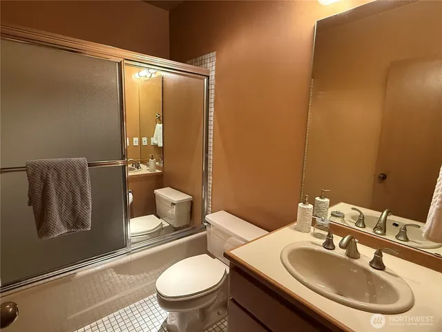 $849,950 | 620 West Mercer Place, Unit 2B, Seattle, WA 98119