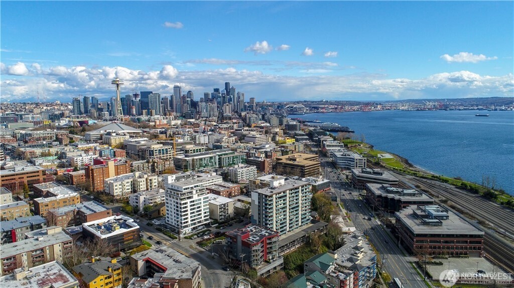 620 West Mercer Place, Unit 2B Seattle, WA 98119 - Photo 28 of 28 a city view