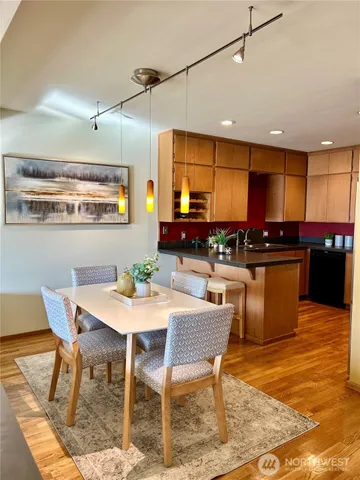 $849,950 | 620 West Mercer Place, Unit 2B, Seattle, WA 98119