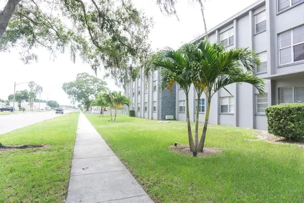 $1,349 | 4601 22nd Avenue South, Unit 207, St. Petersburg, FL 33711