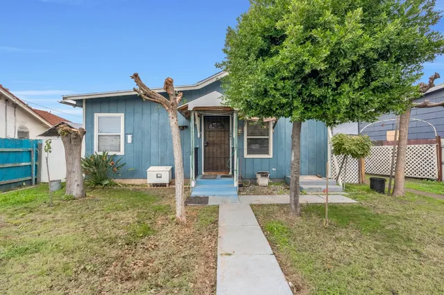 $200,000 | 2463 Thompson Avenue, Selma, CA 93662
