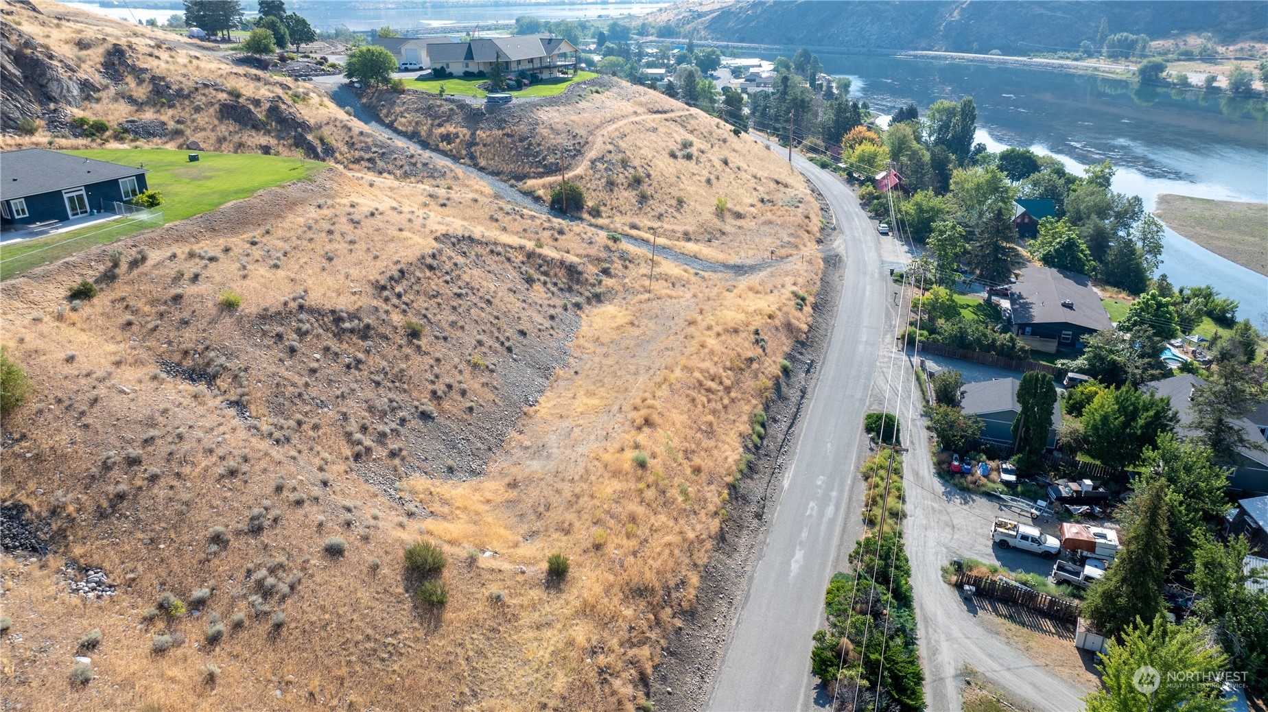 710 Riverside Drive Pateros, WA 98846 - Photo 3 of 22 Gallery Image 3