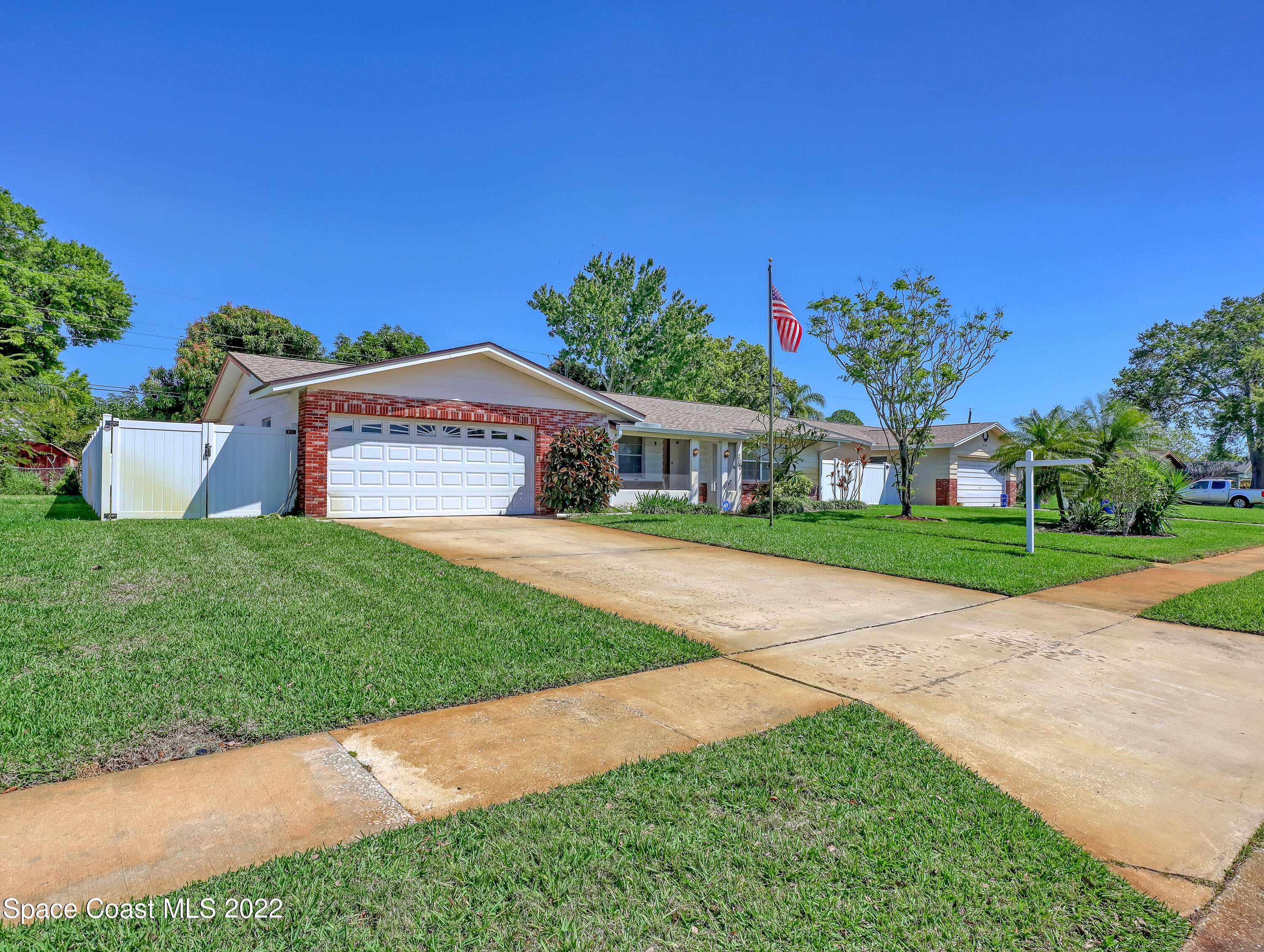 916 Kings Post Road Rockledge, FL 32955 - Photo 3 of 36 916 Kings Post (3)