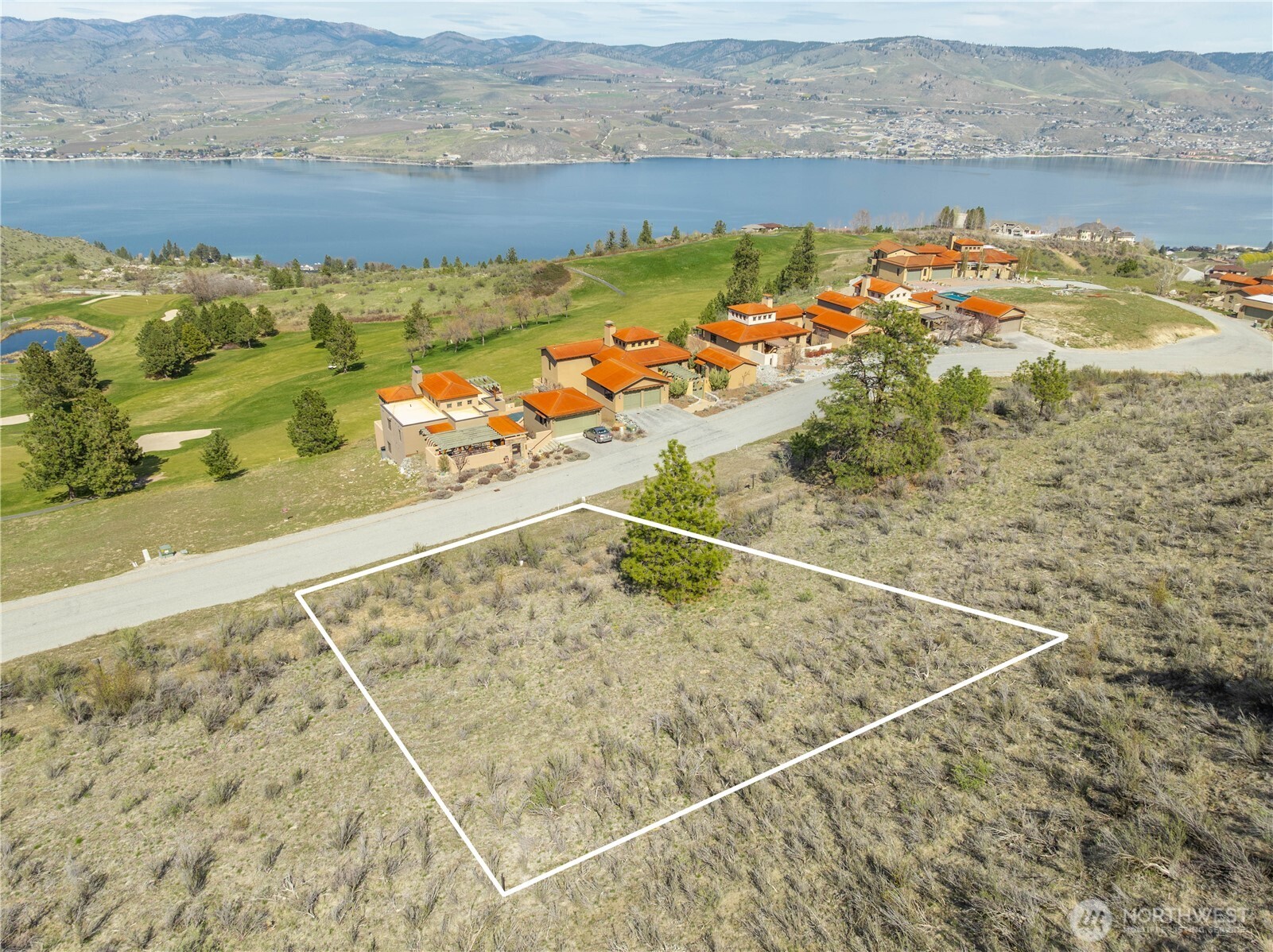 221 Bandera Way Chelan, WA 98816 - Photo 2 of 19 a view of an ocean