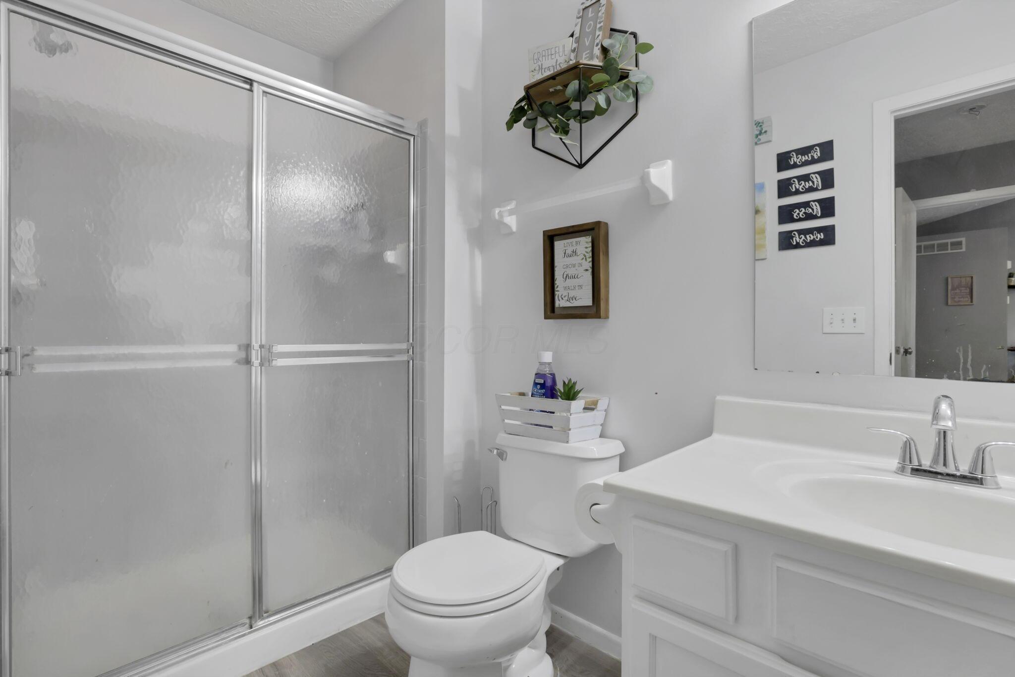 3088 Remington Ridge Road Columbus, OH 43232 - Photo 30 of 47 ensuite bathroom