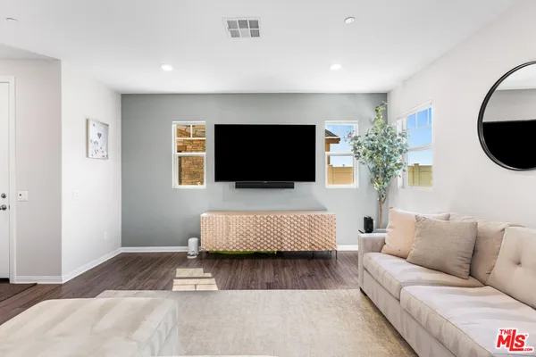 $849,000 | 17105 Zion Drive, Canyon Country, CA 91387