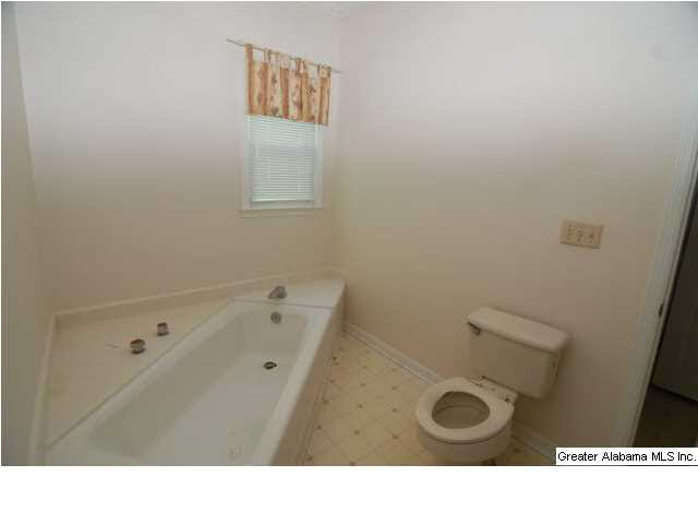 515 Polly Reed Road Northeast Birmingham, AL 35215 - Photo 14 of 20