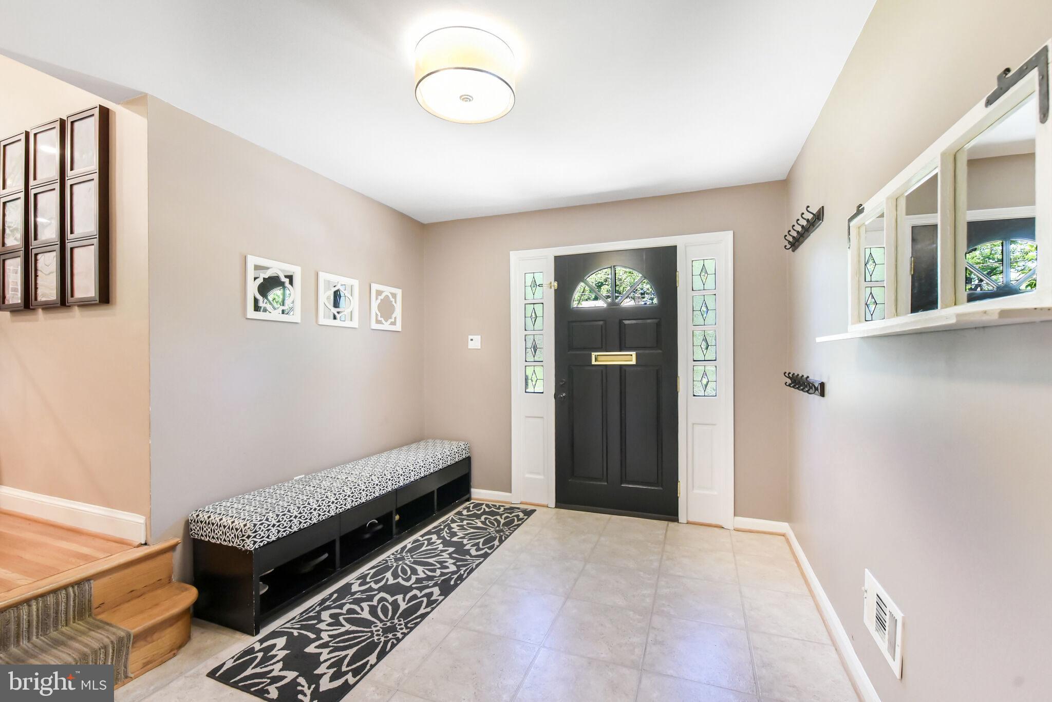 11815 Prestwick Road Potomac, MD 20854 - Photo 25 of 52 Foyer