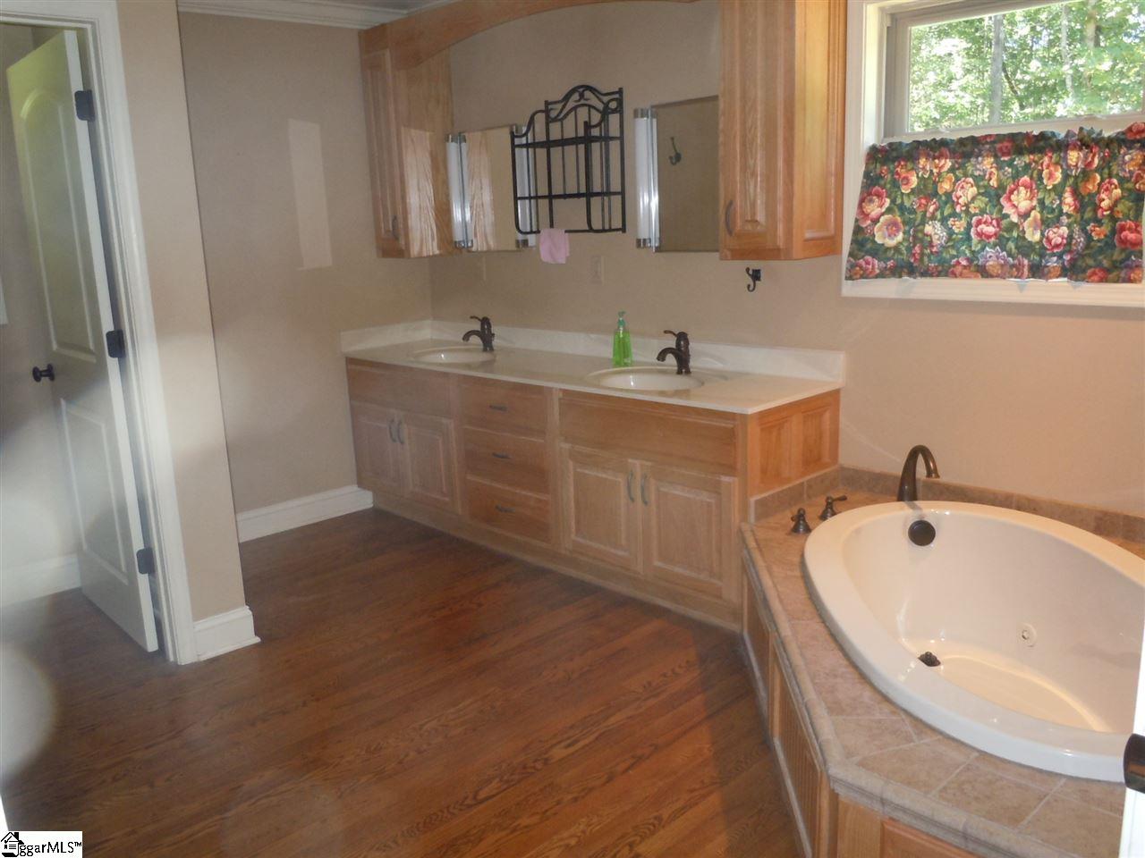 731 Dave Nix Road Seneca, SC 29678 - Photo 14 of 35 Gallery Image 14