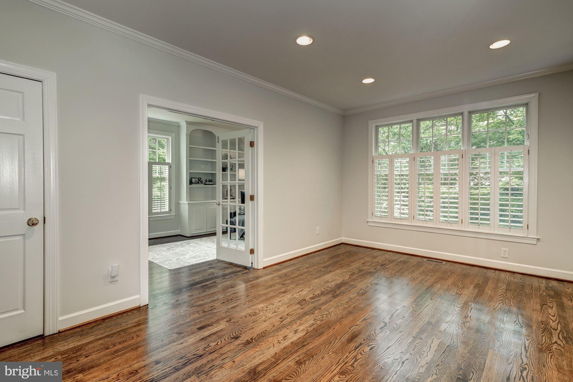 1945 Rockingham Street McLean, VA 22101 - Photo 22 of 68 Connected to den space. Plantation shutters.