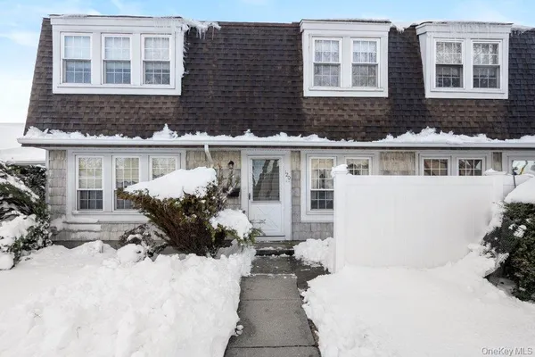 $469,990 | 120 Whalers Cove Drive, Unit 120, Babylon, NY 11702