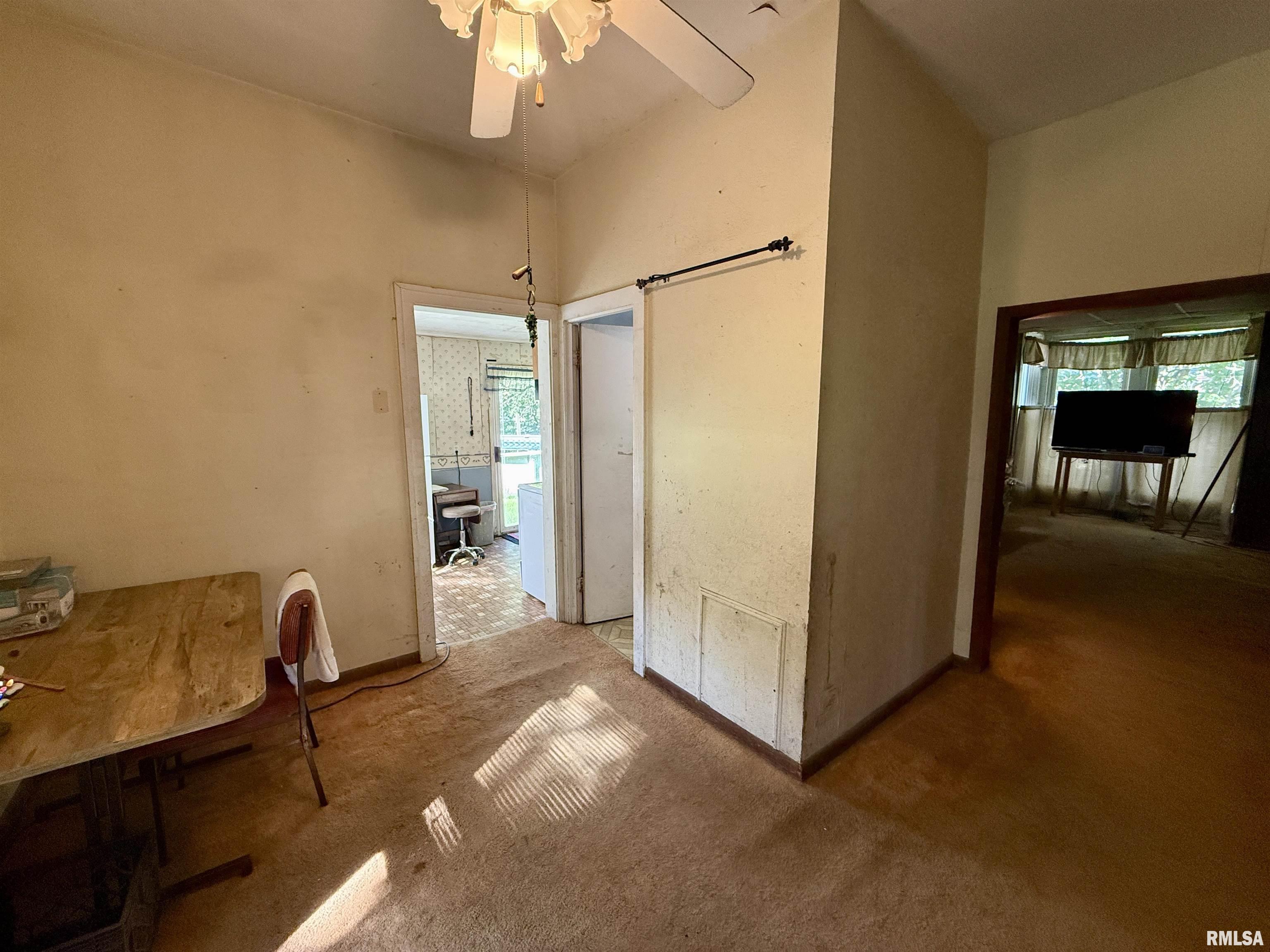 215 West Pine Street Oneida, IL 61467 - Photo 10 of 32 Gallery Image 10