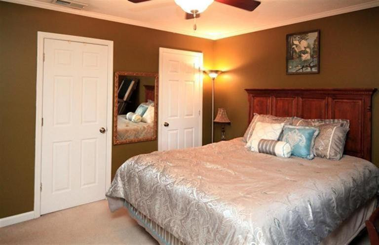 1576 Springfield Drive Lexington, KY 40515 - Photo 9 of 19 Large Master with dual closets!!!