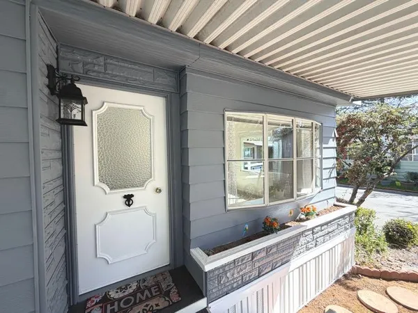 a house view with a outdoor space