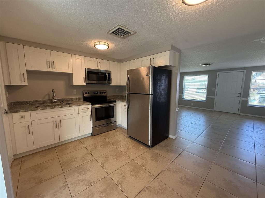 450 Briarwood Road Venice, FL 34293 - Photo 4 of 14