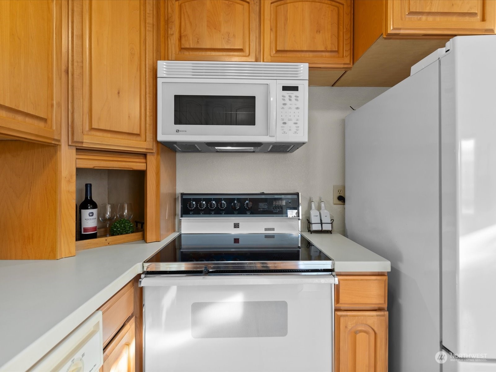2619 Rucker Avenue, Unit 2 Everett, WA 98201 - Photo 17 of 39 a kitchen with a stove and a microwave
