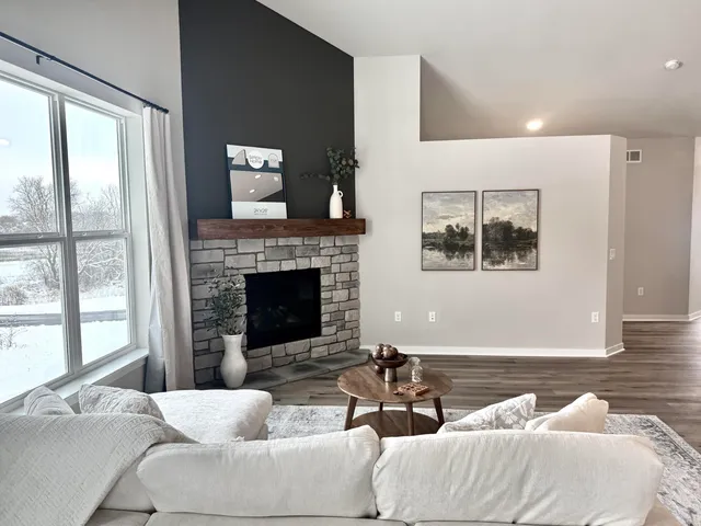 $660,000 | W255-s5377 Primrose Lane, Waukesha, WI 53189