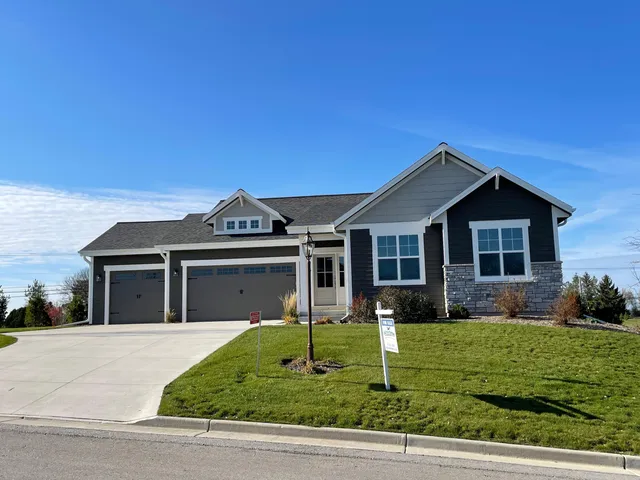 $660,000 | W255-s5377 Primrose Lane, Waukesha, WI 53189