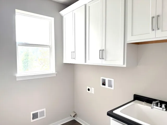 $660,000 | W255-s5377 Primrose Lane, Waukesha, WI 53189