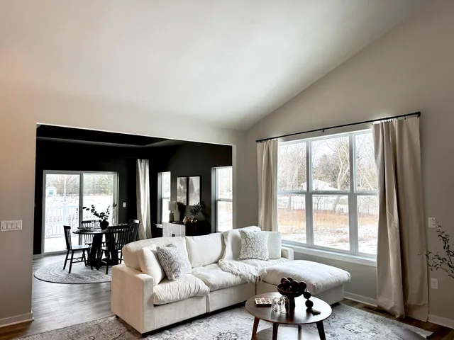 $660,000 | W255-s5377 Primrose Lane, Waukesha, WI 53189