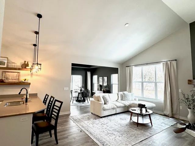 $660,000 | W255-s5377 Primrose Lane, Waukesha, WI 53189