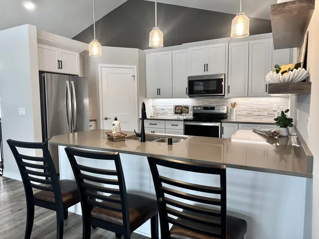 $660,000 | W255-s5377 Primrose Lane, Waukesha, WI 53189