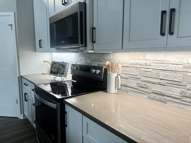 $660,000 | W255-s5377 Primrose Lane, Waukesha, WI 53189