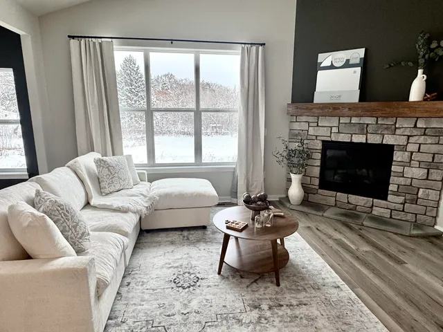 $660,000 | W255-s5377 Primrose Lane, Waukesha, WI 53189