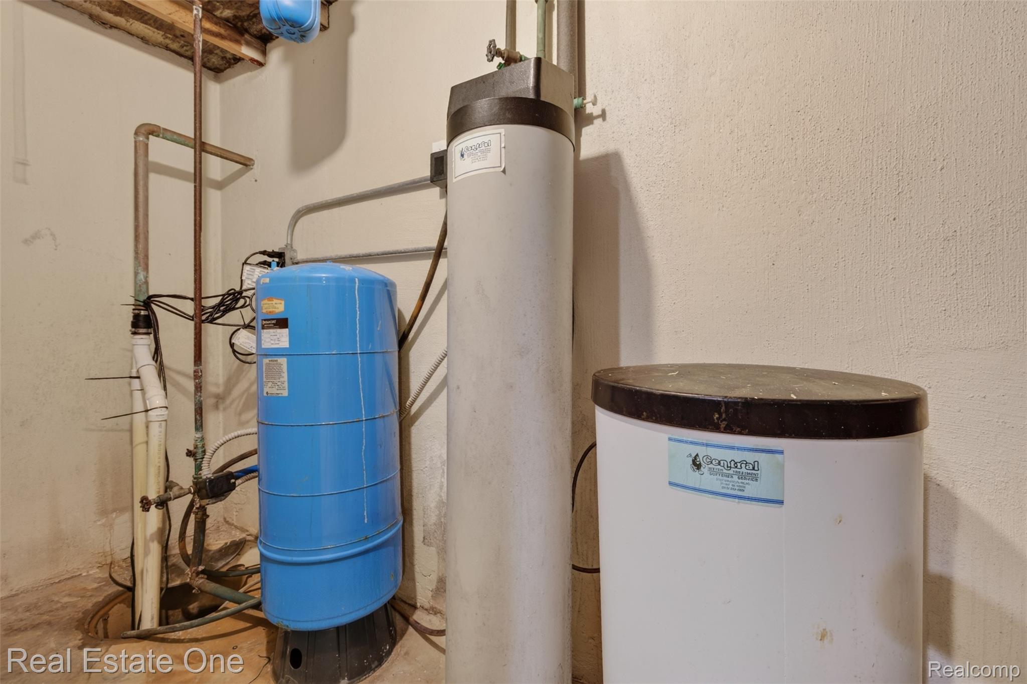 10379 Hegel Road Goodrich, MI 48438 - Photo 42 of 70 43) Lower Level Utility Room.jpg
