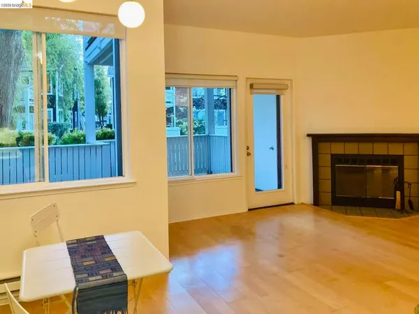 $379,000 | 79 Marina Lakes Drive, Richmond, CA 94804