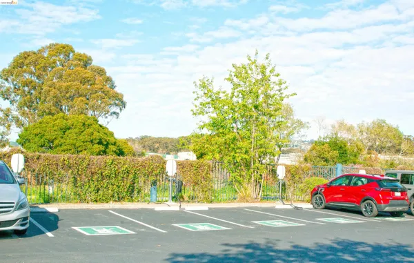 $379,000 | 79 Marina Lakes Drive, Richmond, CA 94804