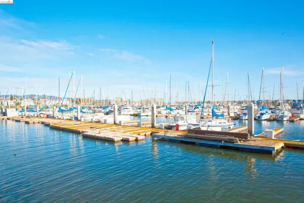 $379,000 | 79 Marina Lakes Drive, Richmond, CA 94804