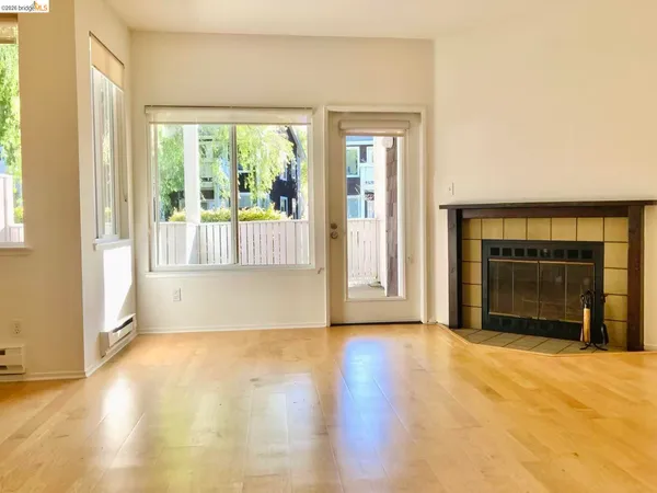 $379,000 | 79 Marina Lakes Drive, Richmond, CA 94804