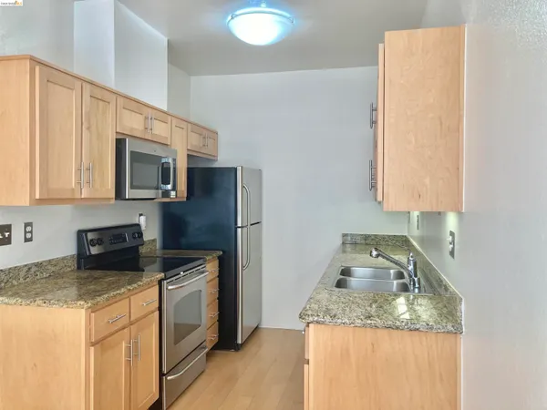 $379,000 | 79 Marina Lakes Drive, Richmond, CA 94804