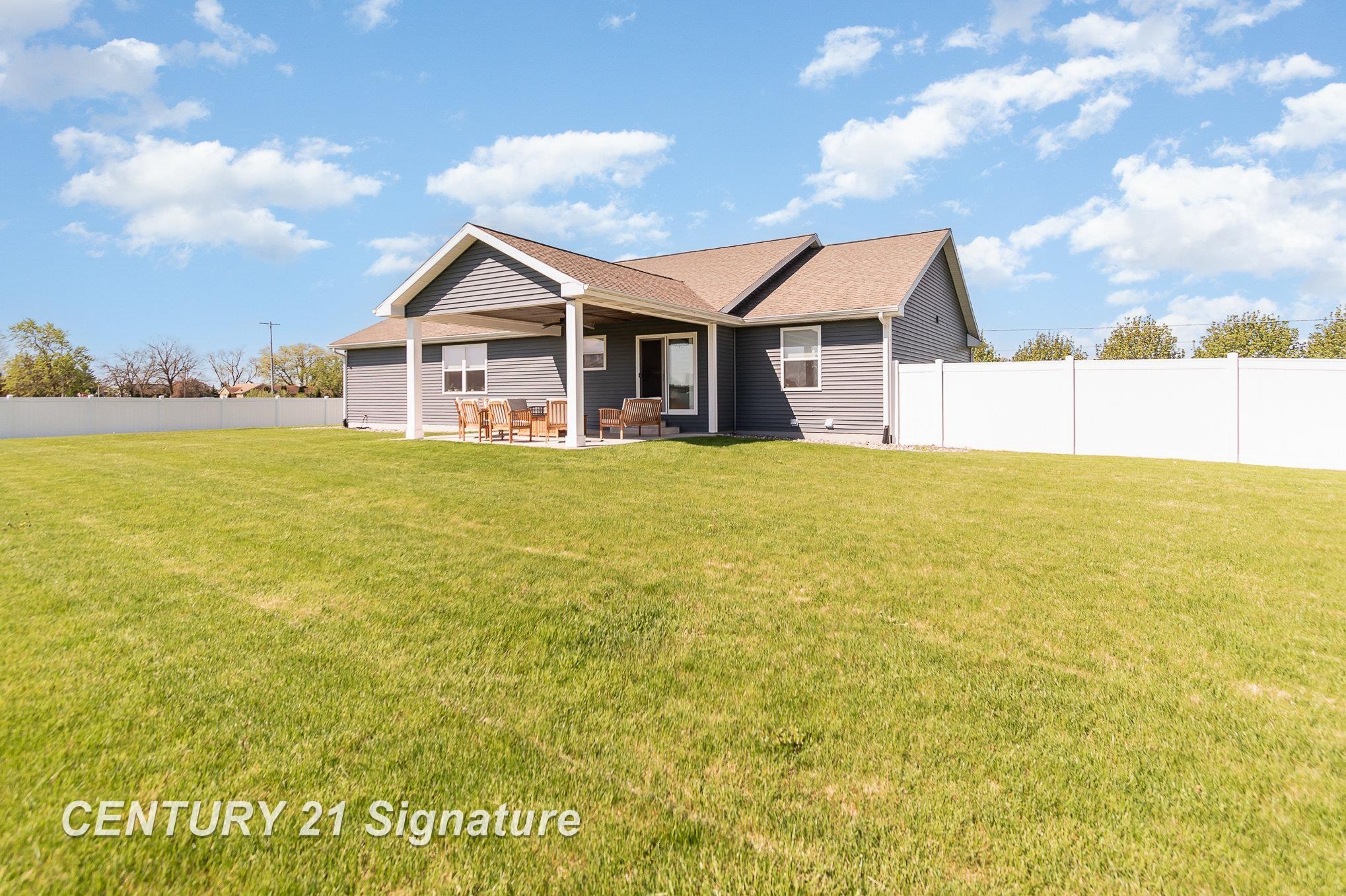 4100 Lawndale Road Saginaw, MI 48603 - Photo 32 of 40 50140932-f3d66989-f4fa-44a0-b367-ab2c1e4b9026.JPG