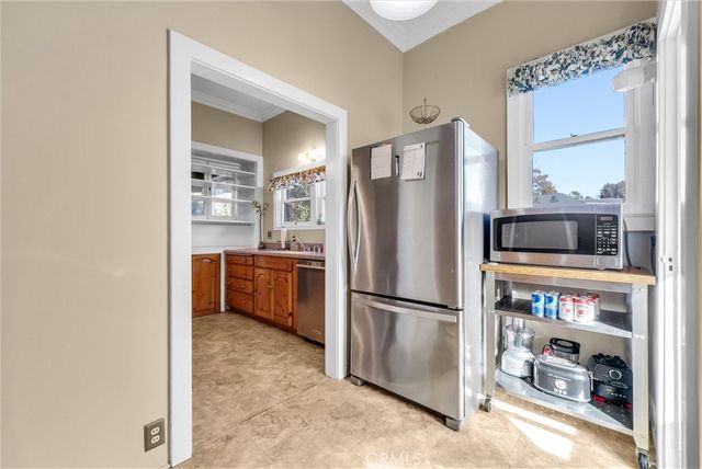 $875,000 | 524 East Arrow Highway, Upland, CA 91786