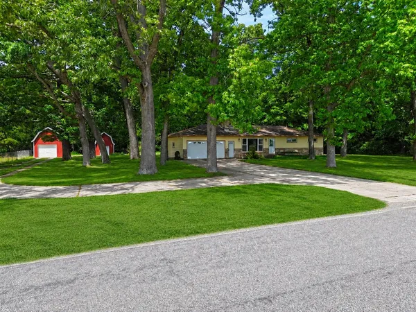 $299,900 | 28902 Yaw Street, Dowagiac, MI 49047