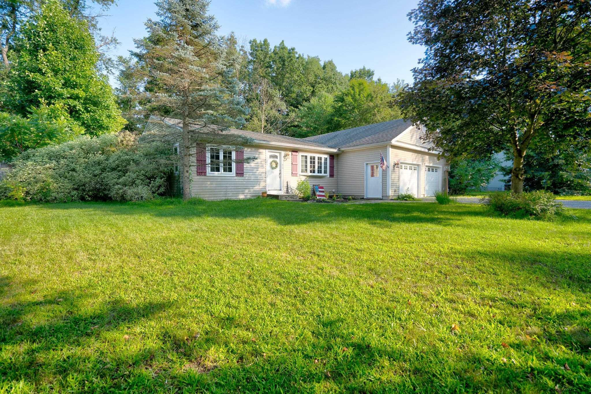 25 Jones Road Saratoga Springs, NY 12866 - Photo 4 of 71 Photo 4