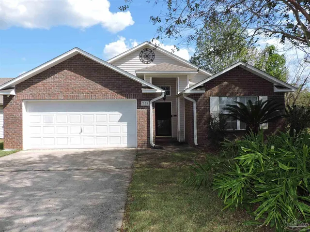 $1,950 | 724 Hanley Downs Drive, Cantonment, FL 32533