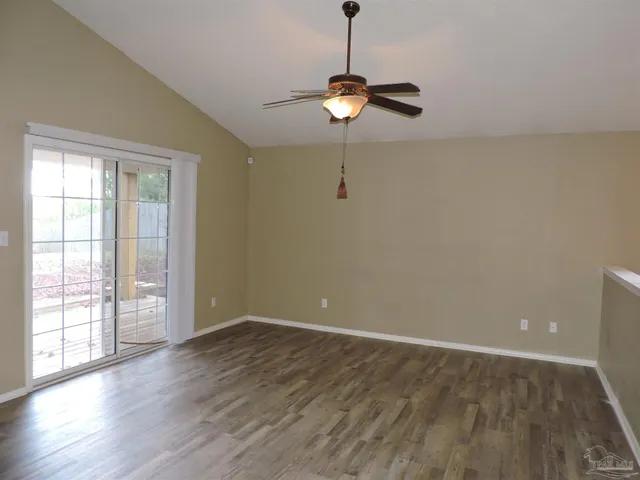 $1,950 | 724 Hanley Downs Drive, Cantonment, FL 32533