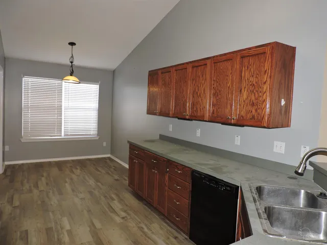 $1,950 | 724 Hanley Downs Drive, Cantonment, FL 32533