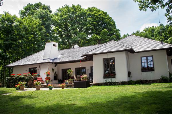 74 Brookfield Road Brimfield, MA 01010 - Photo 1 of 29 Gallery Image 1