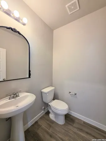 $2,100 | 724 Ft Leonard, San Antonio, TX 78245