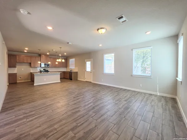$2,100 | 724 Ft Leonard, San Antonio, TX 78245