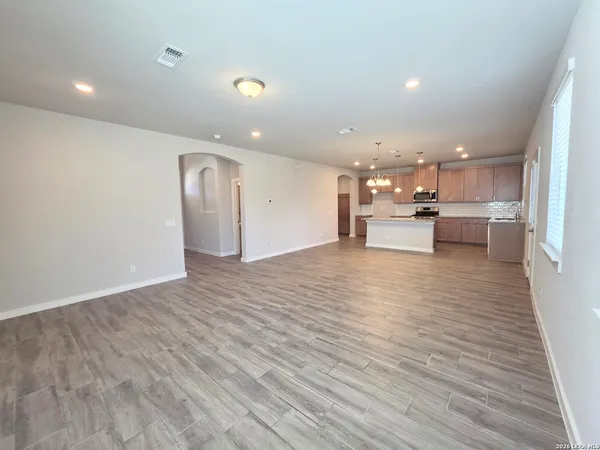 $2,100 | 724 Ft Leonard, San Antonio, TX 78245