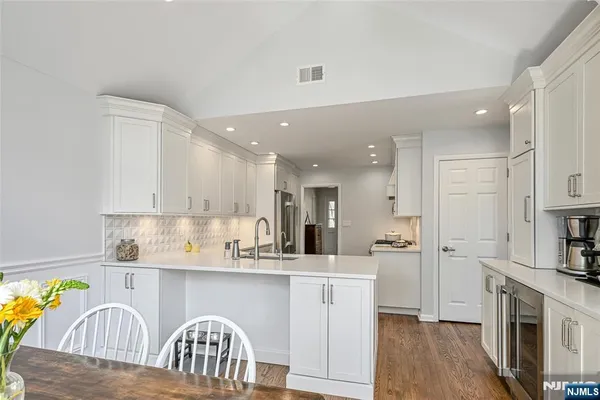 $1,129,999 | 619 Sargent Road, River Vale, NJ 07675