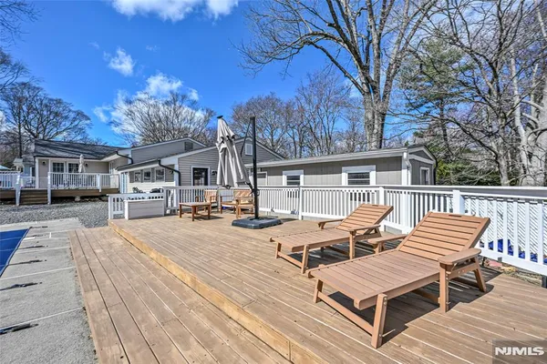 $1,129,999 | 619 Sargent Road, River Vale, NJ 07675