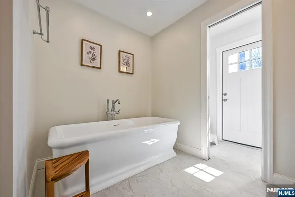 $1,129,999 | 619 Sargent Road, River Vale, NJ 07675
