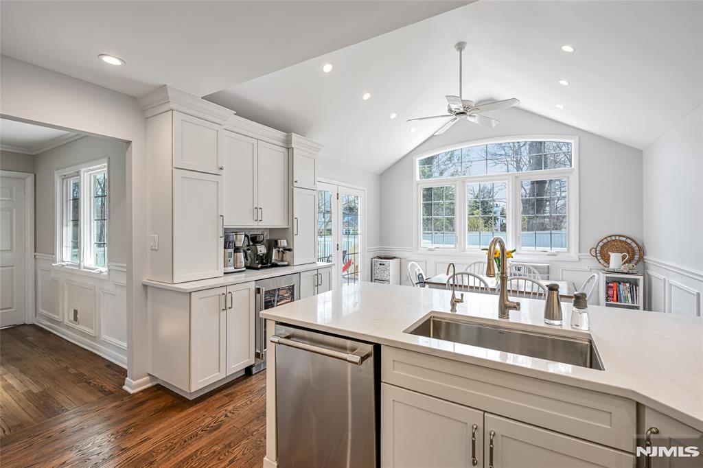 619 Sargent Road River Vale, NJ 07675 - Photo 4 of 14