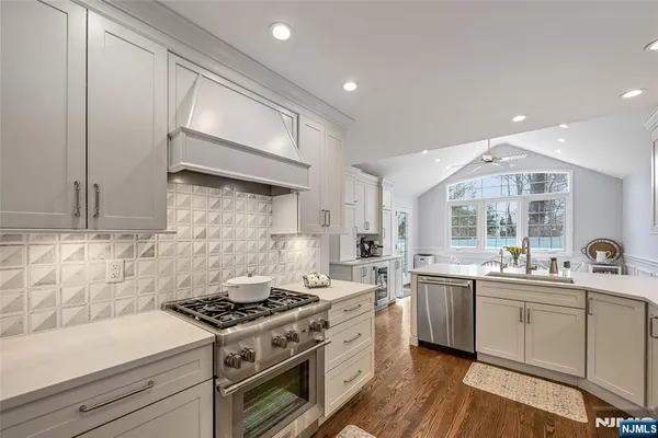 $1,129,999 | 619 Sargent Road, River Vale, NJ 07675